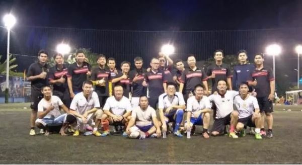 中国商会与CDF举行足球友谊赛