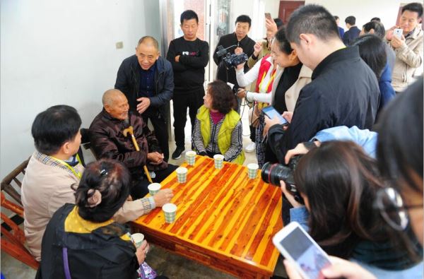 华文媒体访钟祥：步步是历史 处处有故事